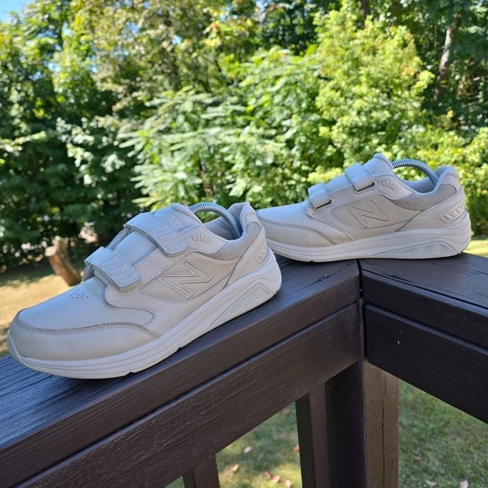 Size 8.5 - New Balance 928v3 Hook and Loop Bone‎